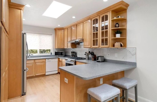Stunning 2 Bedroom 1 Bath Home near BART