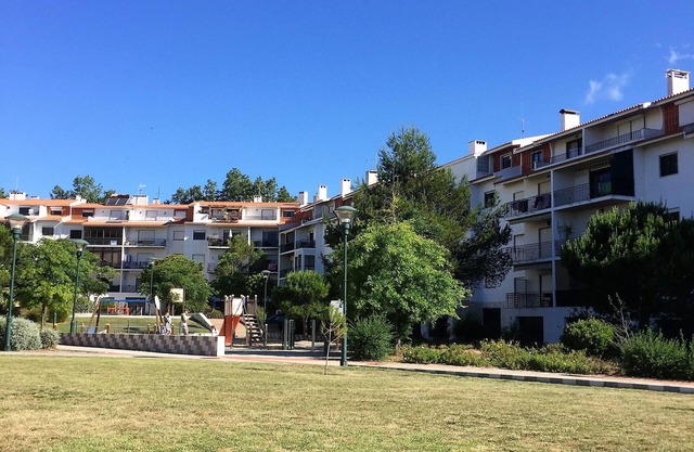 Atemberaubende 2 Schlafzimmer 2 Balkon Haus, in der Nähe des Golfplatzes und der Strand in Cascais