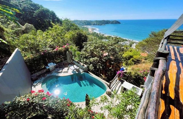 STUNNING 2-BEDROOM HOUSE ON THE NORTH END OF SAYULITA, POOL, AC, OCEAN VIEWS!