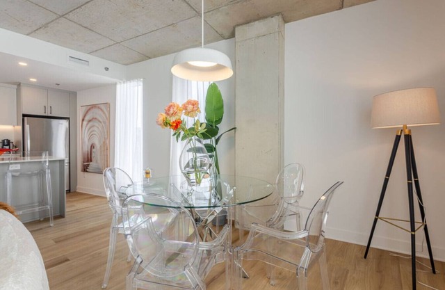 Stunning 2 BR condo in MTL OLd Port