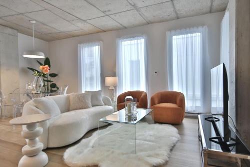 Stunning 2 BR condo in MTL OLd Port