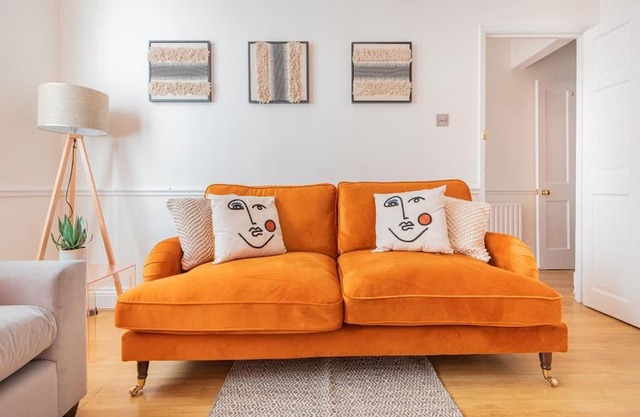 Stunning 2BD Stay in Carlisle!