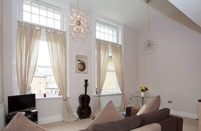 * Atemberaubende 2BD viktorianische Wohnung in ruhiger Lage *