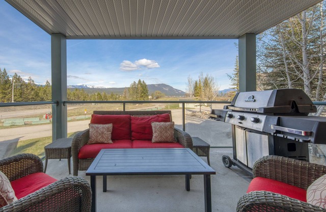 Stunning 2BR Condo, Radium Hot Springs, BC