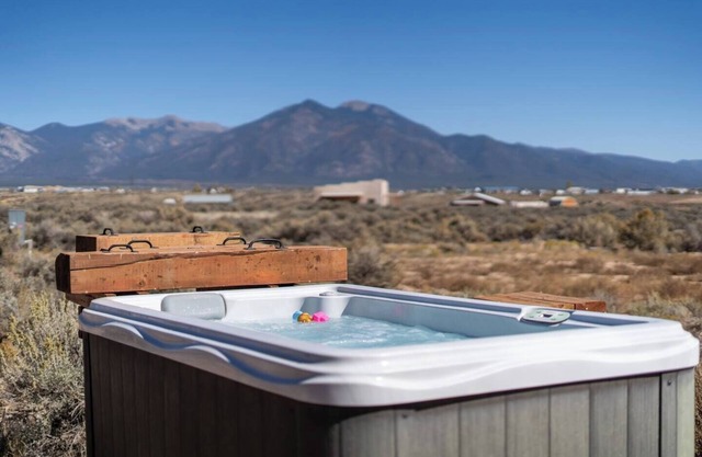 Stunning 2BR Home in El Prado - Hot Tub - Views