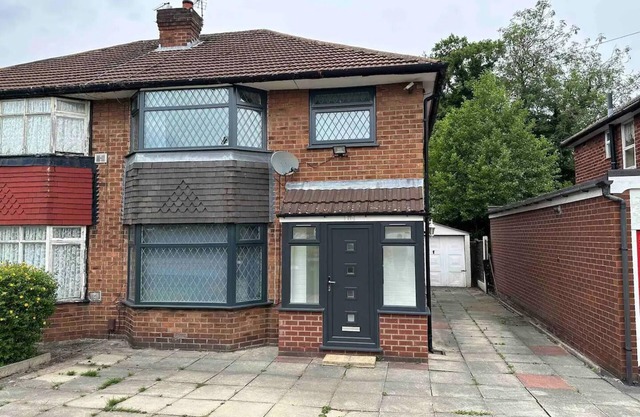 Stunning 3-Bed House in Cheadle