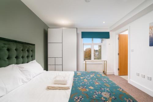 Stunning 3 Bedroom Flat, with Parking, Sleeps Six, Near Greenwich Park