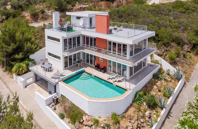 Atemberaubende 'Glas'-Villa mit 3 Schlafzimmern, Panoramablick und Infinity-Pool