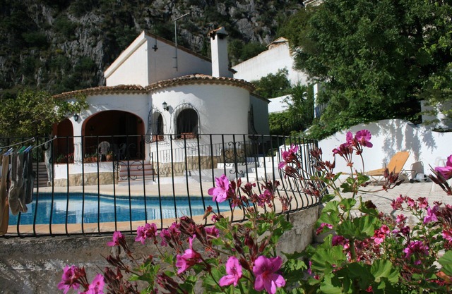 Atemberaubende Villa mit 3 Schlafzimmern im renommierten Jalon Valley
