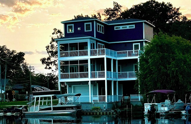 Stunning 3-Story Lakehouse in Sylvan Beach, Sleeps 8, WiFi & Walk to the Beach!