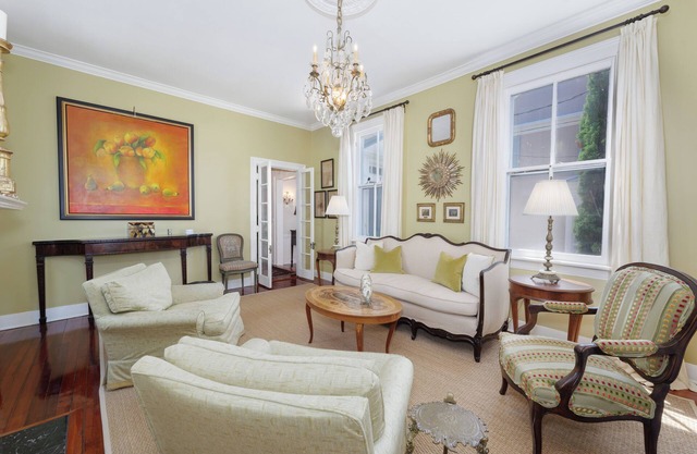 Stunning 3BR Home on desired Tradd - 3 PARKING SPOTS