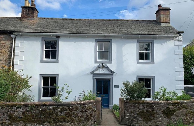 Stunning 4-bed Grade II house in the Lake District