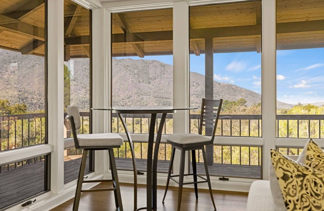 Stunning 4 Bed plus Guest House - 30 Night Minimum Stay