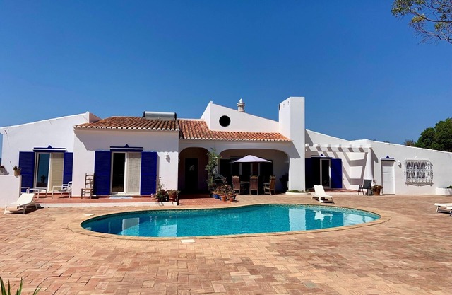Stunning 4 bedroom 4 bathroom countryside villa near Lagos, pool & large garden