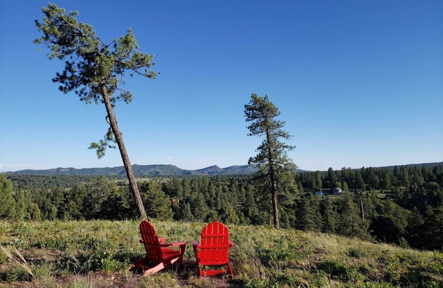 Stunning 40-Acre Mountain Retreat - Epic Views, Near Town - No Cleaning Fee