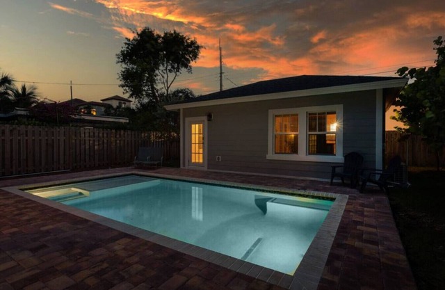 Stunning 4BR 3BA Cottage Heated Pool 5 Min to Beach