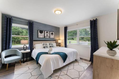 Stunning 4BR 4BA Luxury Home with Hot Tub Game Room & Fire Pit Sleeps 12
