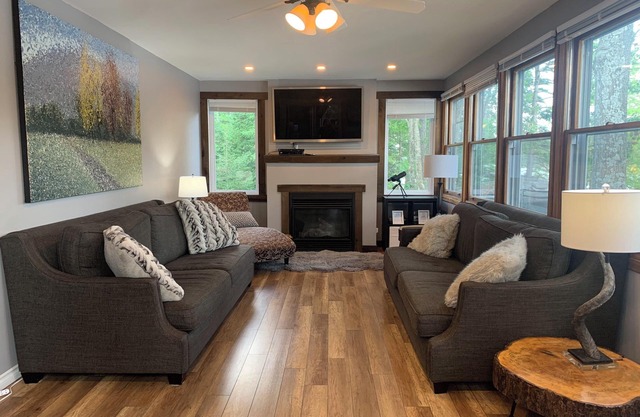 Stunning 5 Bedroom Lakehouse