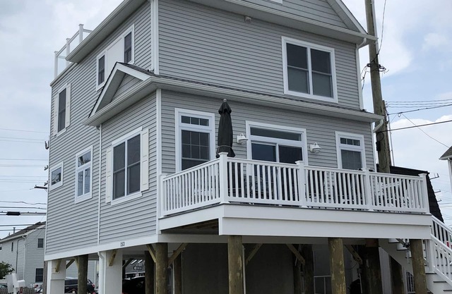 Stunning 5 Bedroom, 3 Bath w/Fabulous Decks and Views (1/2 block from the beach)