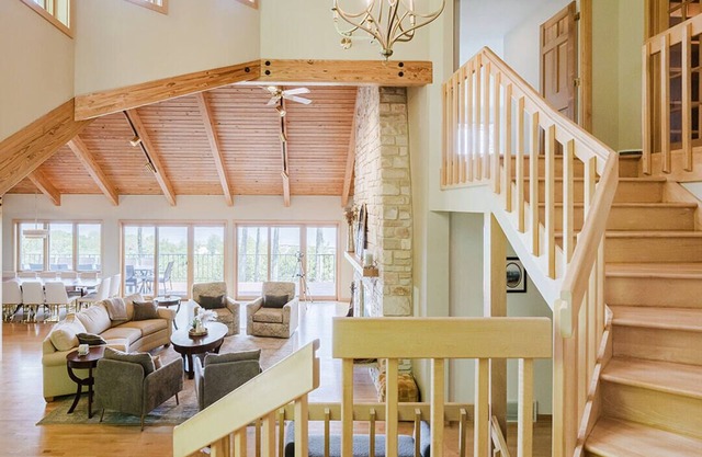 Stunning 5-bedroom, 4.5-bath Bluff home with Spectacular, Panoramic Bay Views