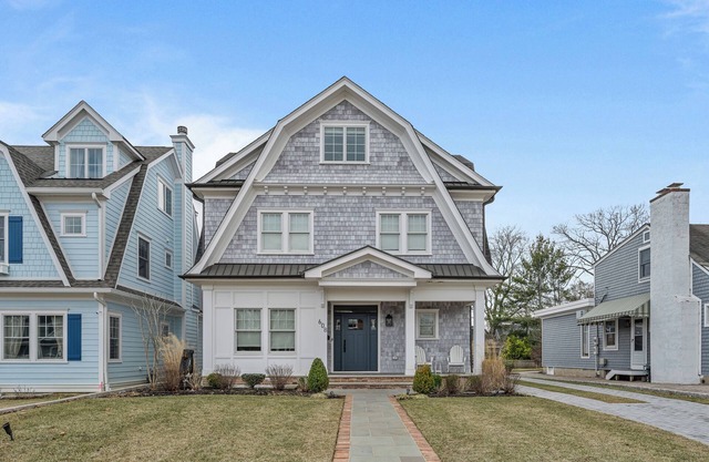 Stunning 5-bedroom house in Sea Girt with pool and outdoor bar