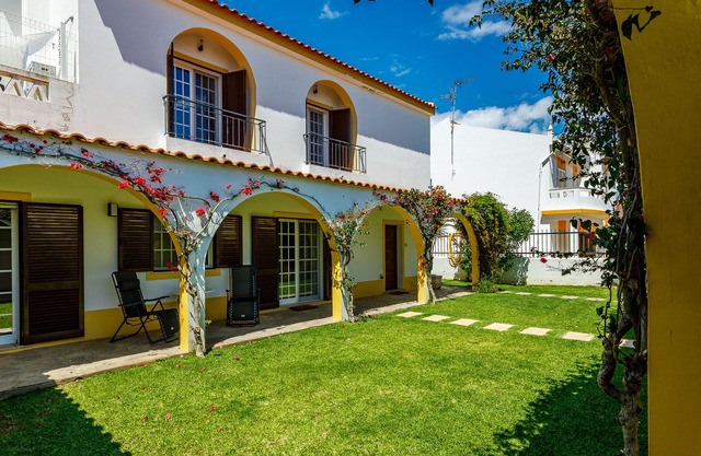 Atemberaubende 6-SZ-Villa mit Pool, Gehentfernung zum Strand & nahe Golfplätzen