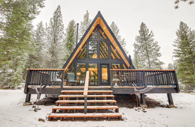 Stunning A-Frame Cabin, Steps to Clark Fork River