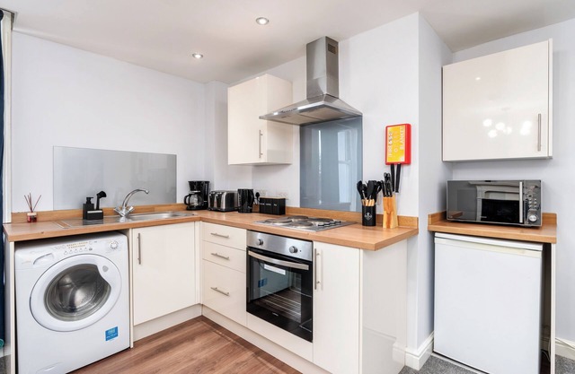 Stunning Albion Place/City Center Apt/Free Parking