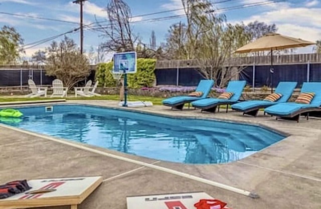 Stunning and spacious retreat w/ Heated pool and hot tub