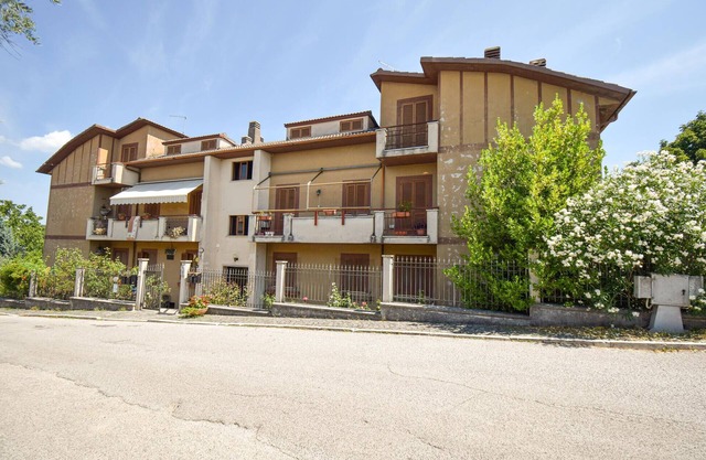 Atemberaubende Wohnung in Monteleone Sabino mit WLAN