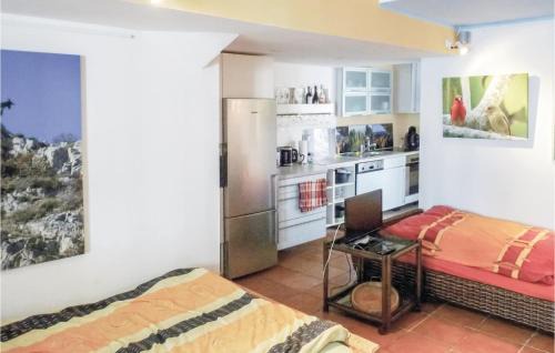 Stunning Apartment In Linz Am Rhein