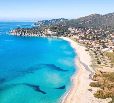 Stunning apartment in beautiful private Villa, 150 mt from the beach, gated 5 mt from the sea