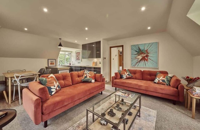 Stunning Apartment on Park Retreat!