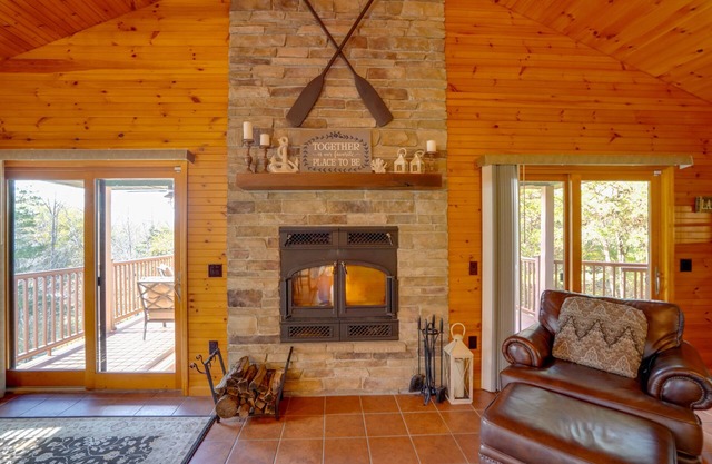 Stunning Athens Home: Mtn Views & Pool Access