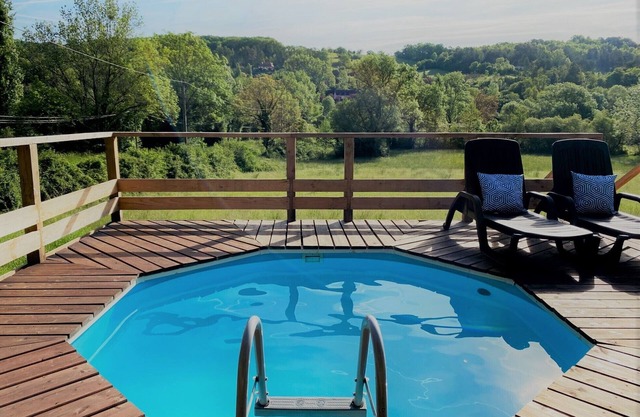 Stunning Barn Conversion with PRIVATE POOL!!