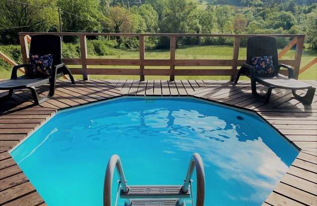 Stunning Barn Conversion with PRIVATE POOL!!