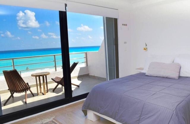Stunning beach views, amazing spot at Villas Marlin, steps away from the beach.