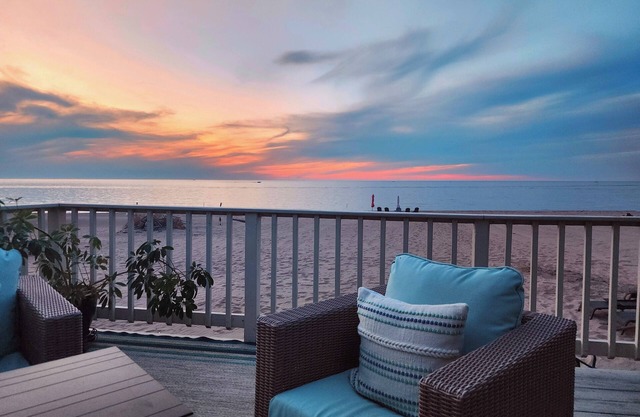 Stunning Beachfront Cottage w/Fire Pit - 1 minute from Sea Breeze Amusement Park