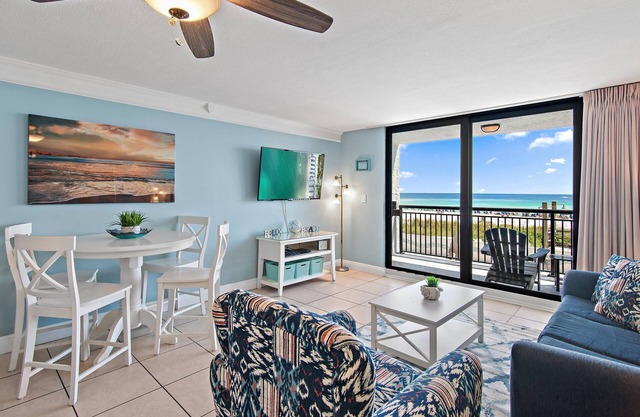 ⛱️Stunning Beachfront-Indoor Pool and Hot tub-SunDestin 206☀️