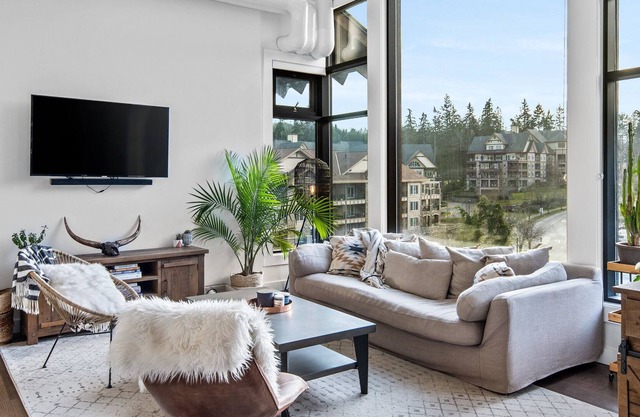 Stunning Bear Mountain Penthouse