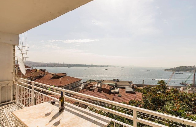 Stunning Bosphorus and Sultanahmet views apartment
