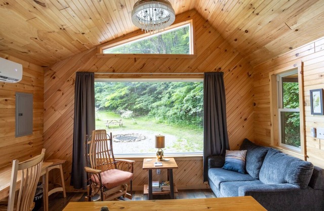 Stunning Cabin/Mountain Hiking/National Forest!