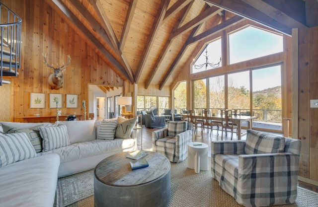 Stunning Cashiers Vacation Home w/ Mountain Views!