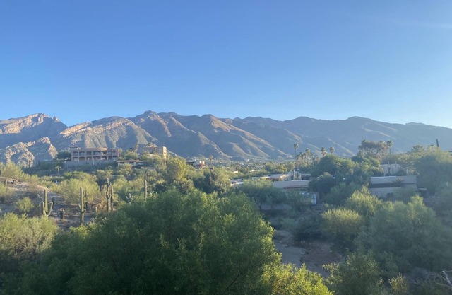 Stunning Catalina Mountain Views.