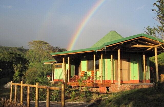 Atemberaubende Kathedrale Decke Bambus Haus auf Coffee Farm in der Nähe von Poas Vulkan