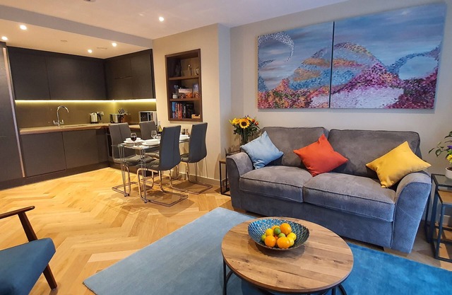 Stunning City Centre Apartment inside the Medieval walls