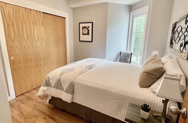 Stunning Condo in Downtown Empire!