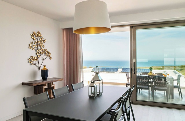 Stunning Contemporary Villa with Private Pool - 4C
