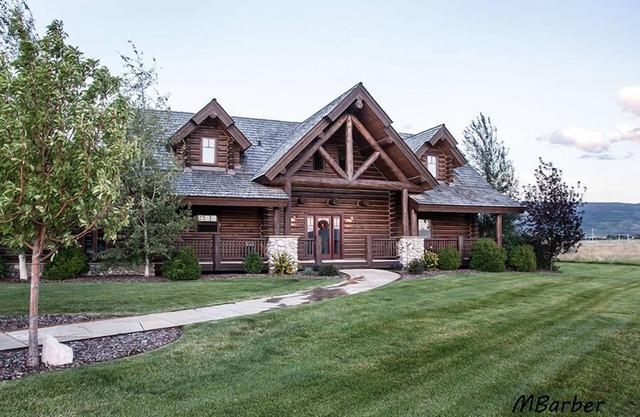 Atemberaubende Custom Log Home mit atemberaubendem Blick auf die Teton Mountains, Driggs, ID