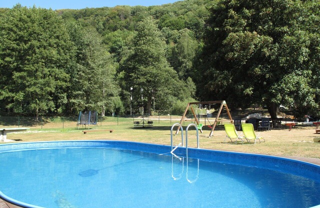 Wunderbares alleinstehendes Ferienhaus mit W-LAN, Pool, TV, Innenhof, Panoramablick, Parkplatz
